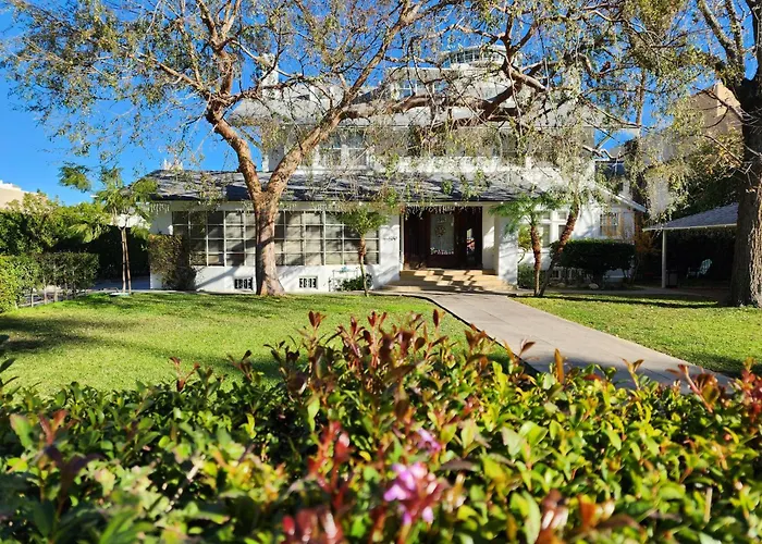 Orange Drive Hostel (Adults Only)